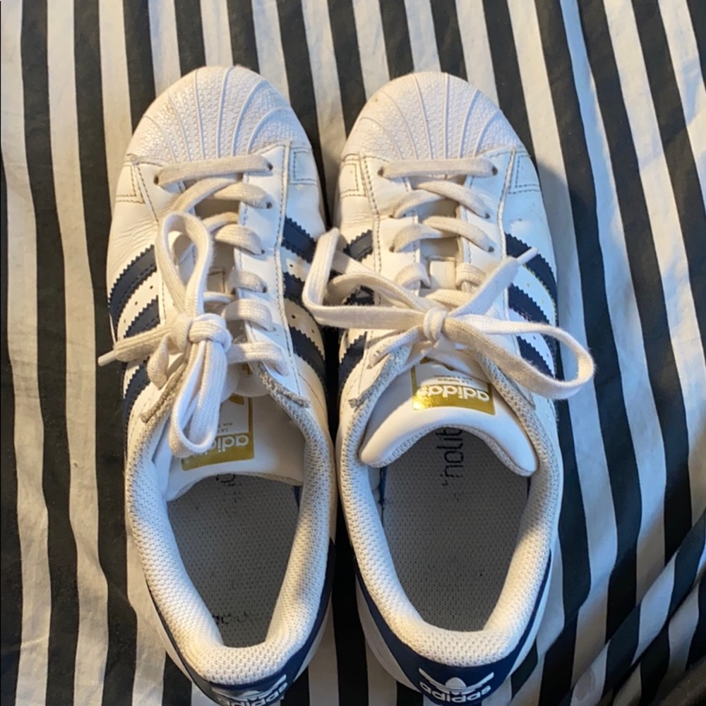 Adidas superstars